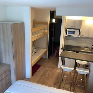https://studio-au-pied-des-sentiers.hotels-rhonealpes.com
